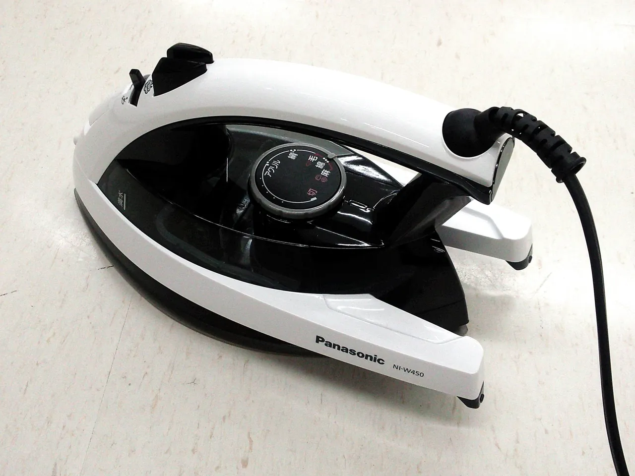 W-Head Steam Iron; White; corded steam iron